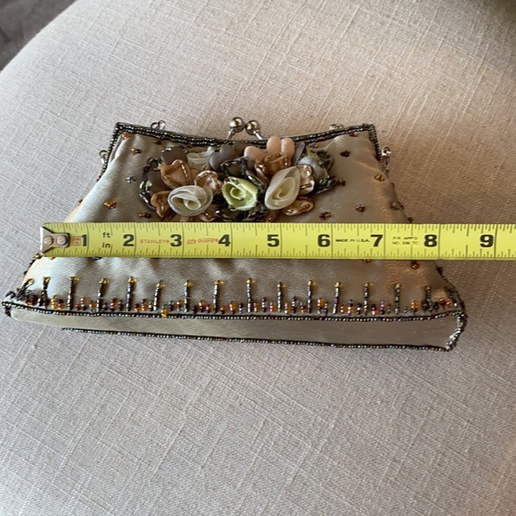 Vintage Clutch - Purse. - Picture 4 of 9